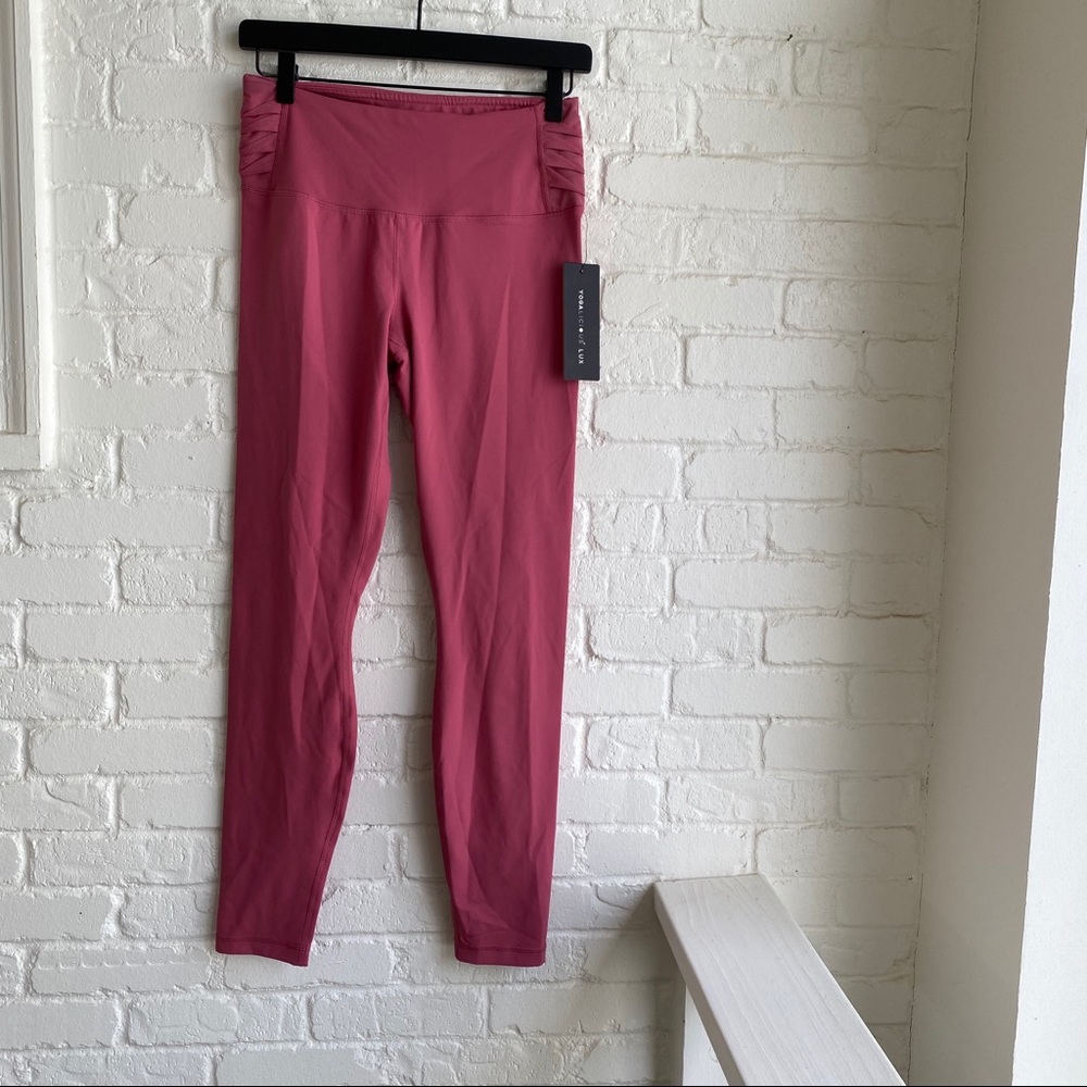 NWT Yogalicious Leggings Size Medium
